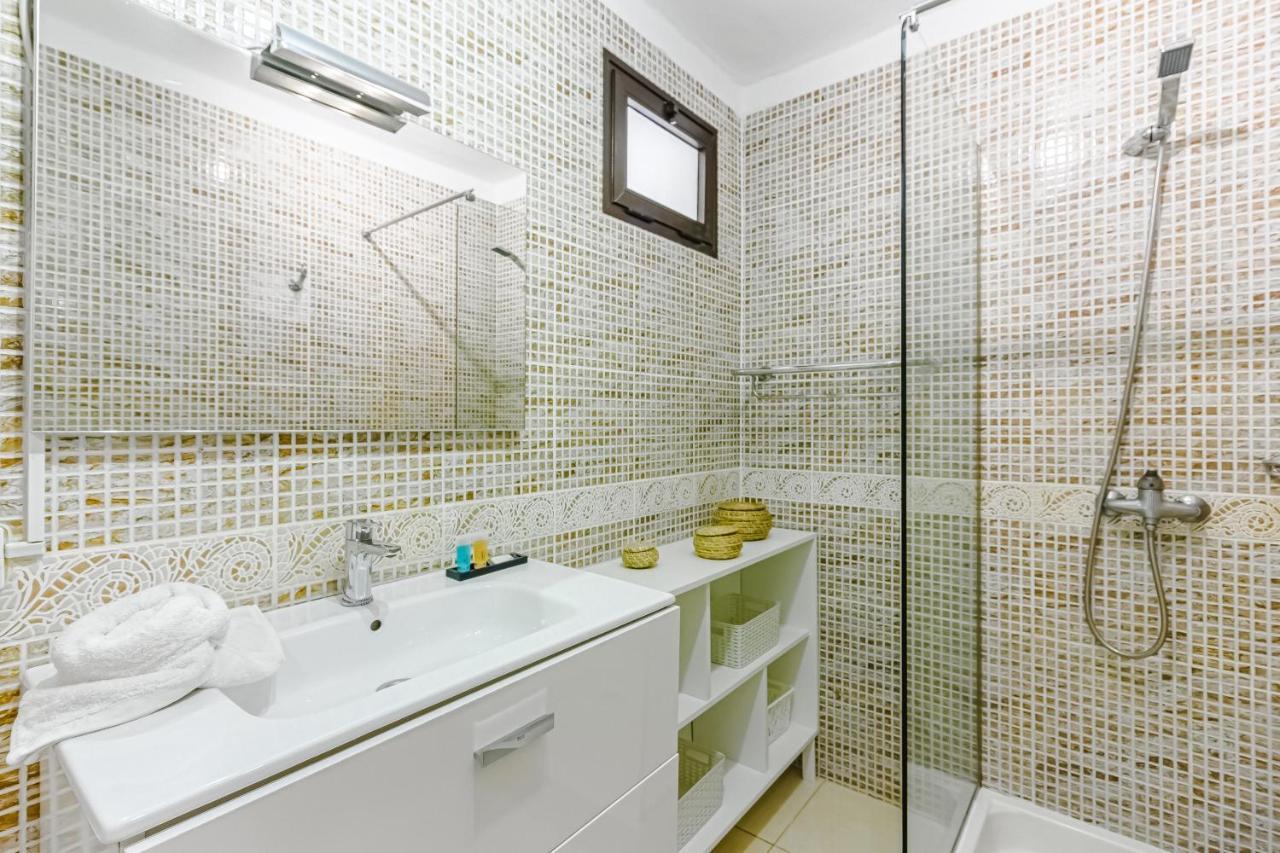 Fantastic Large Studio In Front Of Beach Heated Pool Wifi Арона Екстер'єр фото