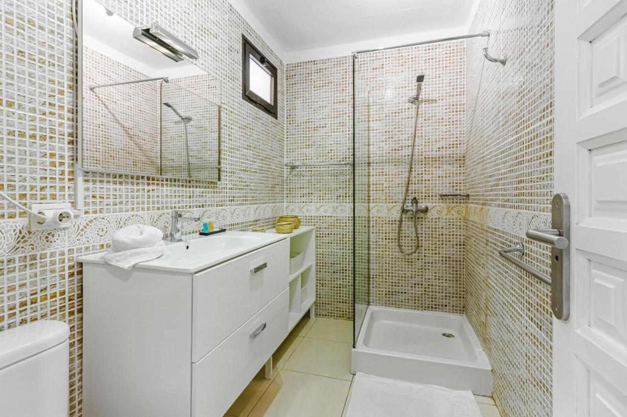 Fantastic Large Studio In Front Of Beach Heated Pool Wifi Арона Екстер'єр фото