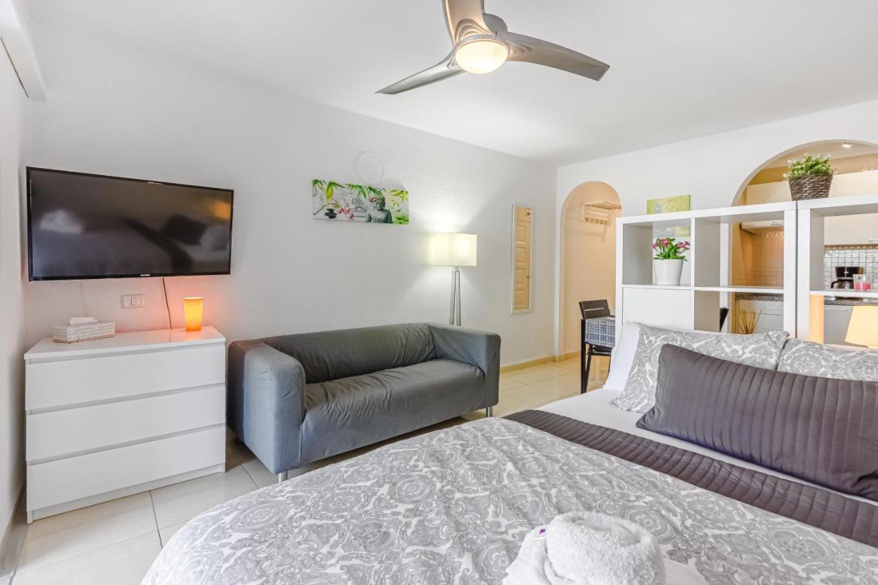 Fantastic Large Studio In Front Of Beach Heated Pool Wifi Арона Екстер'єр фото